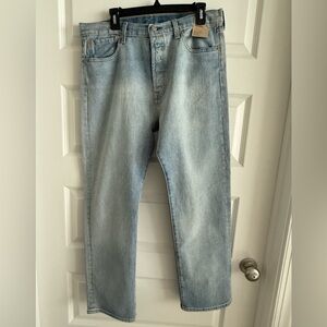 NWOT LEVIS 501 Classic Light Blue Wash Jeans